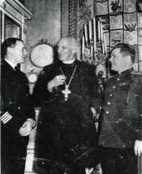 Н. А. Скрягин (крайний слева) (фотография из Яндекс. Картинки)