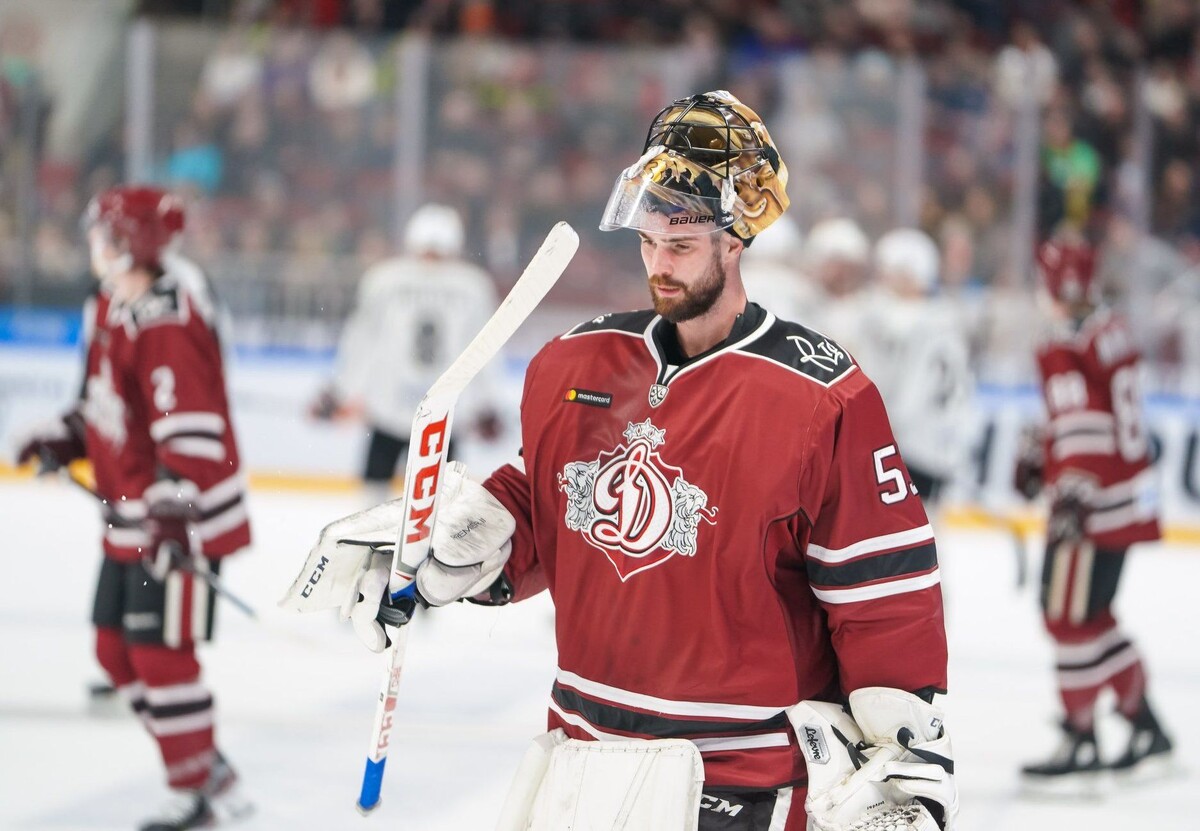 На фото: Александр Салак перечисляет в уме своих детей. 