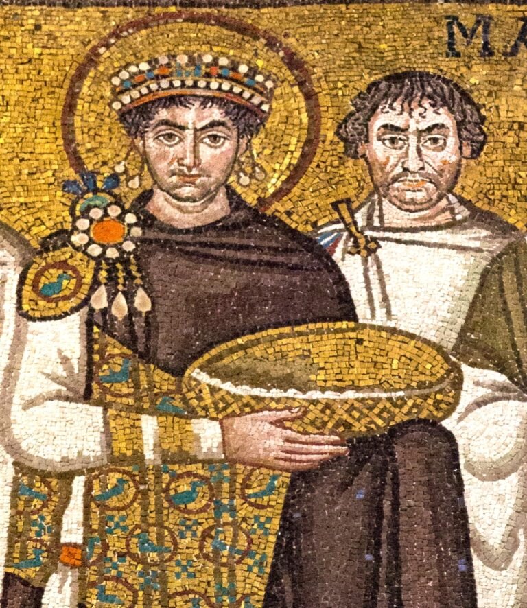 Византийский император Юстиниан I и полководец Нарсес. С византийской мозаики
