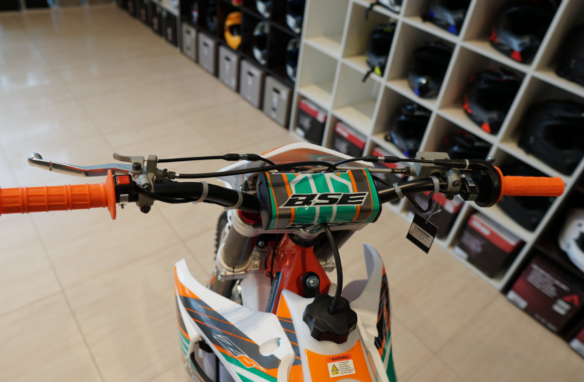 Быстрый ОБЗОР мотоцикл BSE Z6 250 (2019) | Pitbikeclub МОТОЗАПЧАСТИ | Дзен