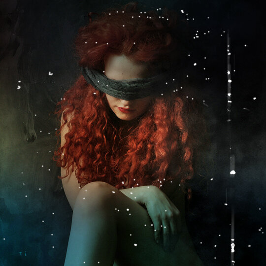 Марина действительно не знала про возвращение Мэри. Она спокойно жила все это время, проворачивала свои дела и не догадывалась, что за ней следят.