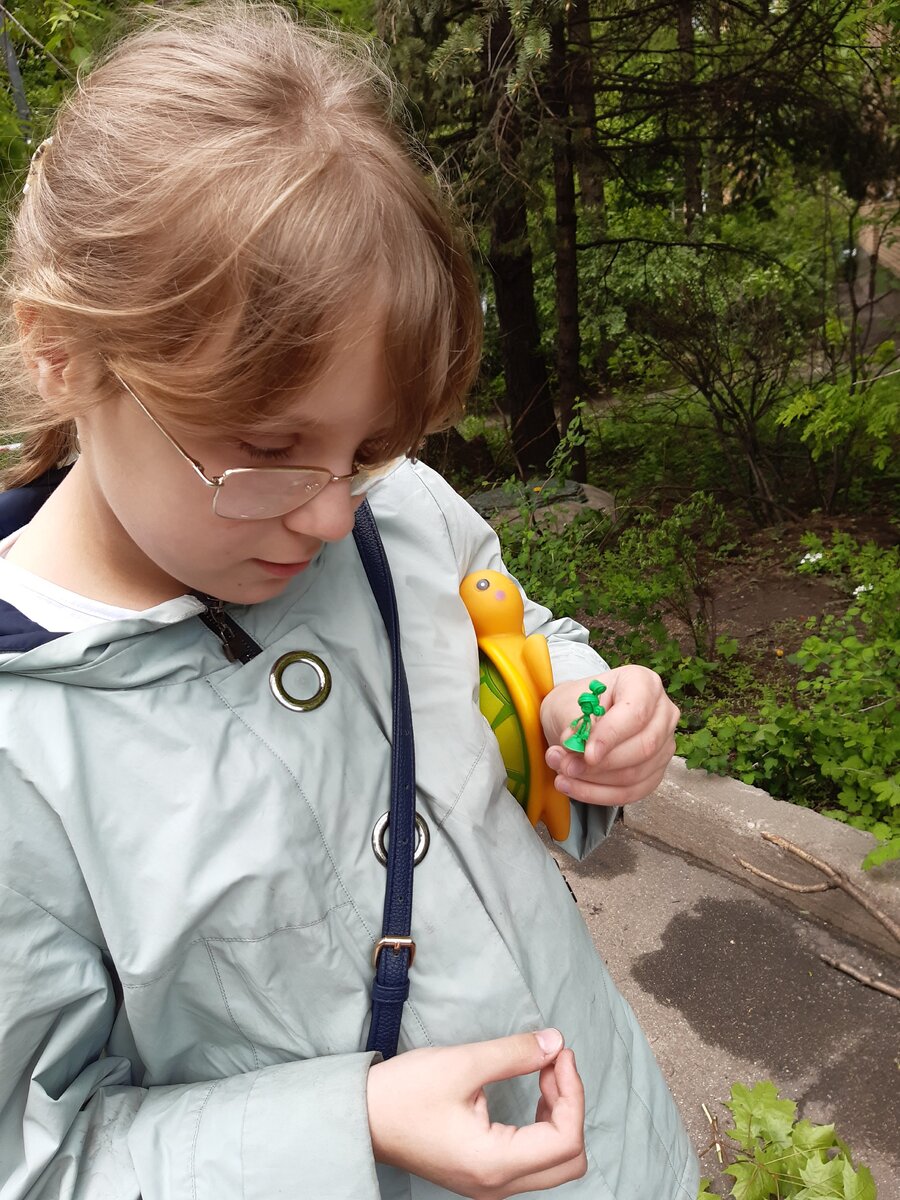 Вот такая девочка. Мухи не обидит...