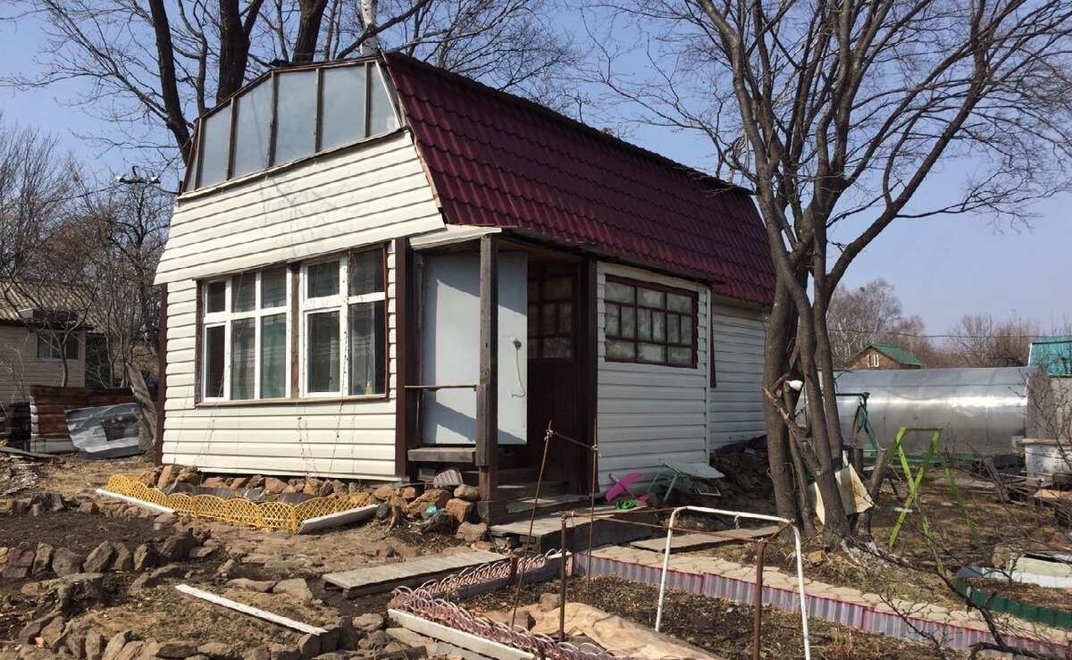 Обычный и даже современный дом в СНТ. Цена 700 т.р.  Стоит ли это того?