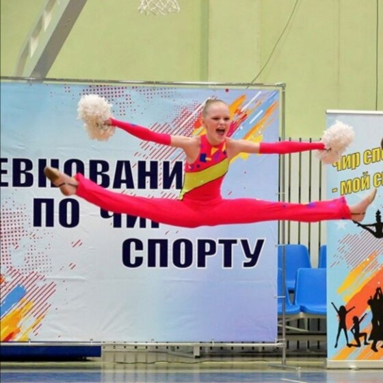 На фотке прыжок туи тач