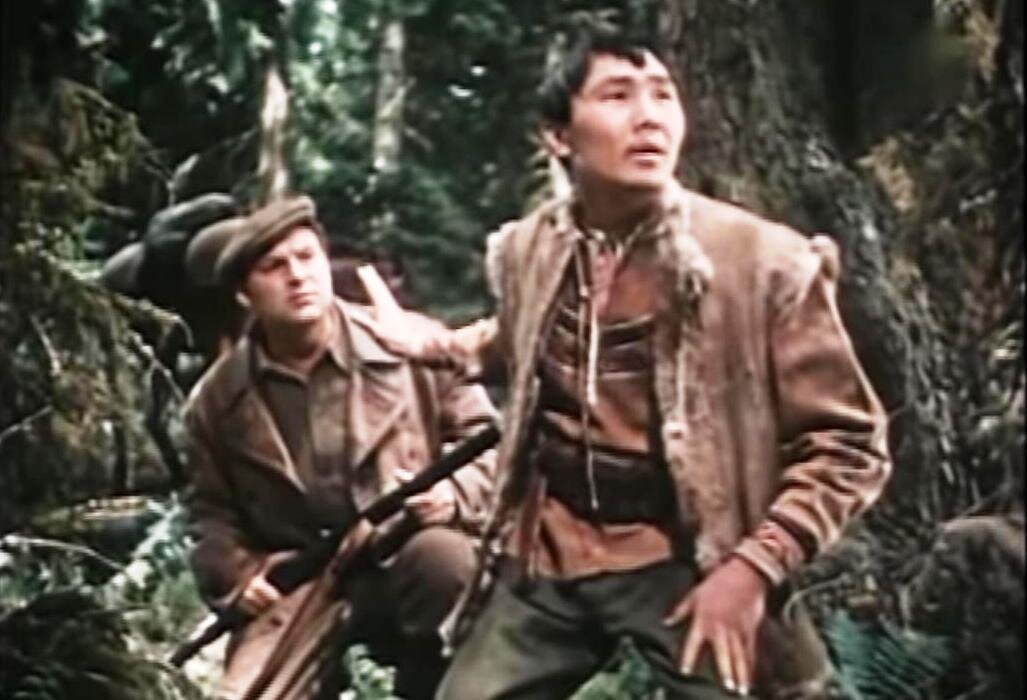 фото 1-4: кадры из фильма "Опасные тропы", для просмотра листайте