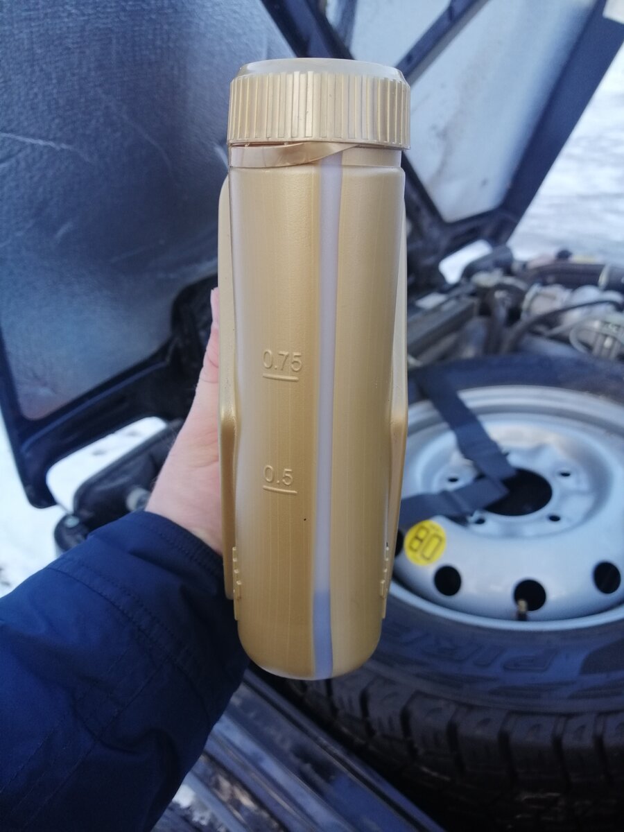 столько масла ушло на подливку при 9 тысячах пробега