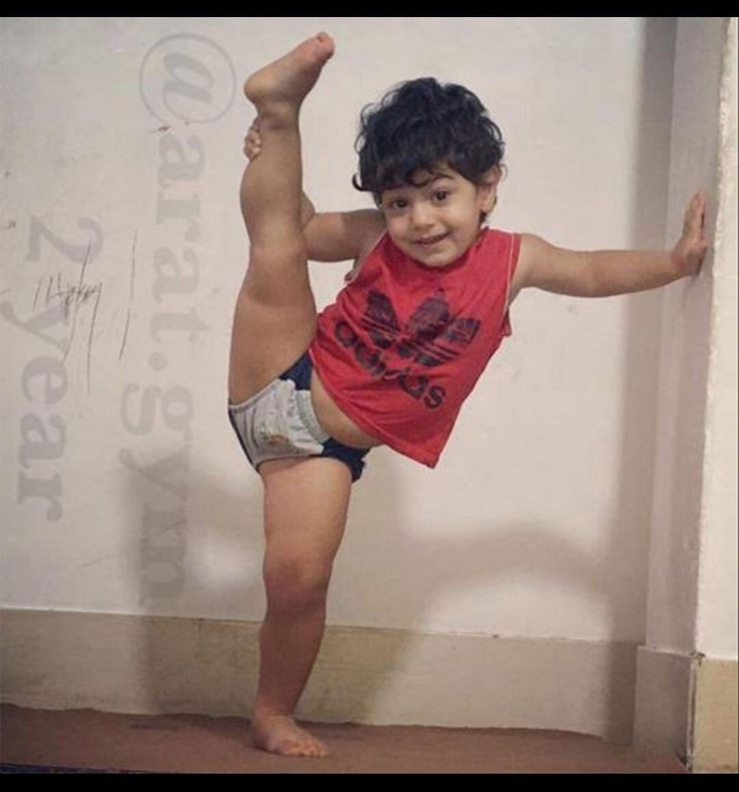 Арат в возрасте двух лет