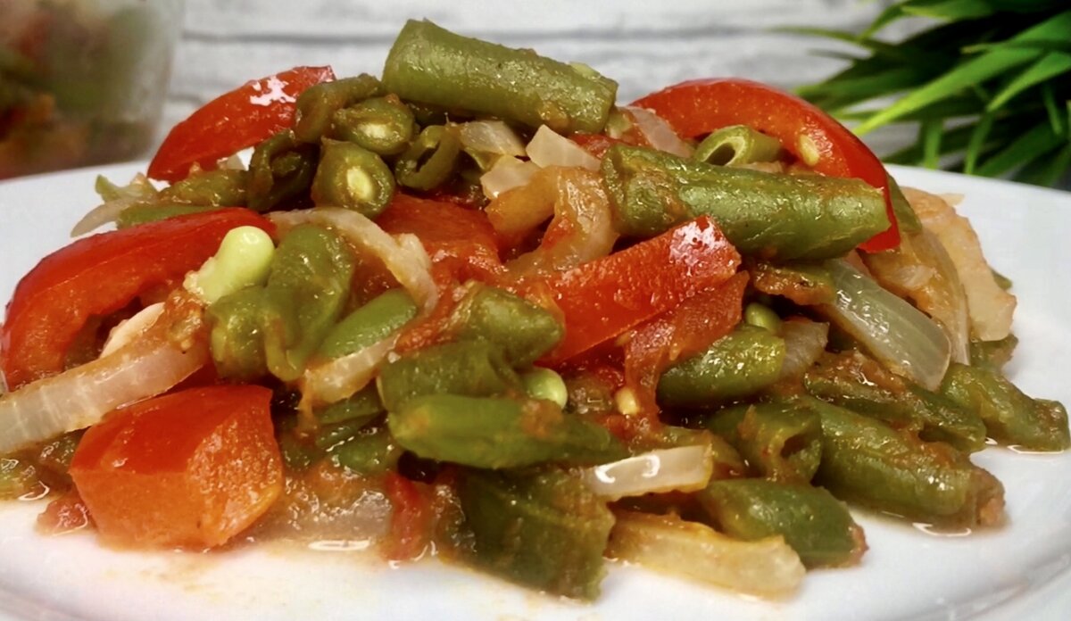 Салат из спаржевой фасоли. Фасоль на ужин рецепты. Ужин с бобовыми. Блюда из боюовы. Стручковая фасоль по-китайски.