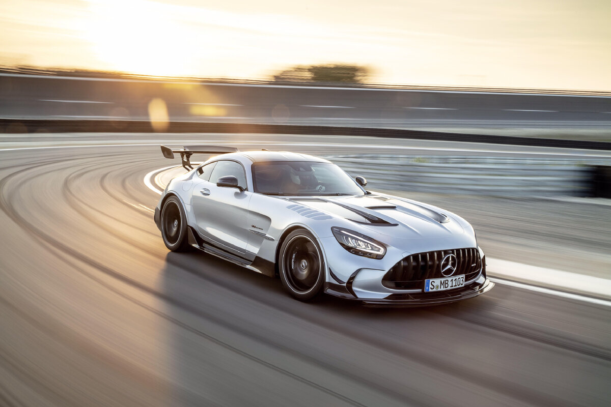 “Mercedes Benz AMG GT Black Series”