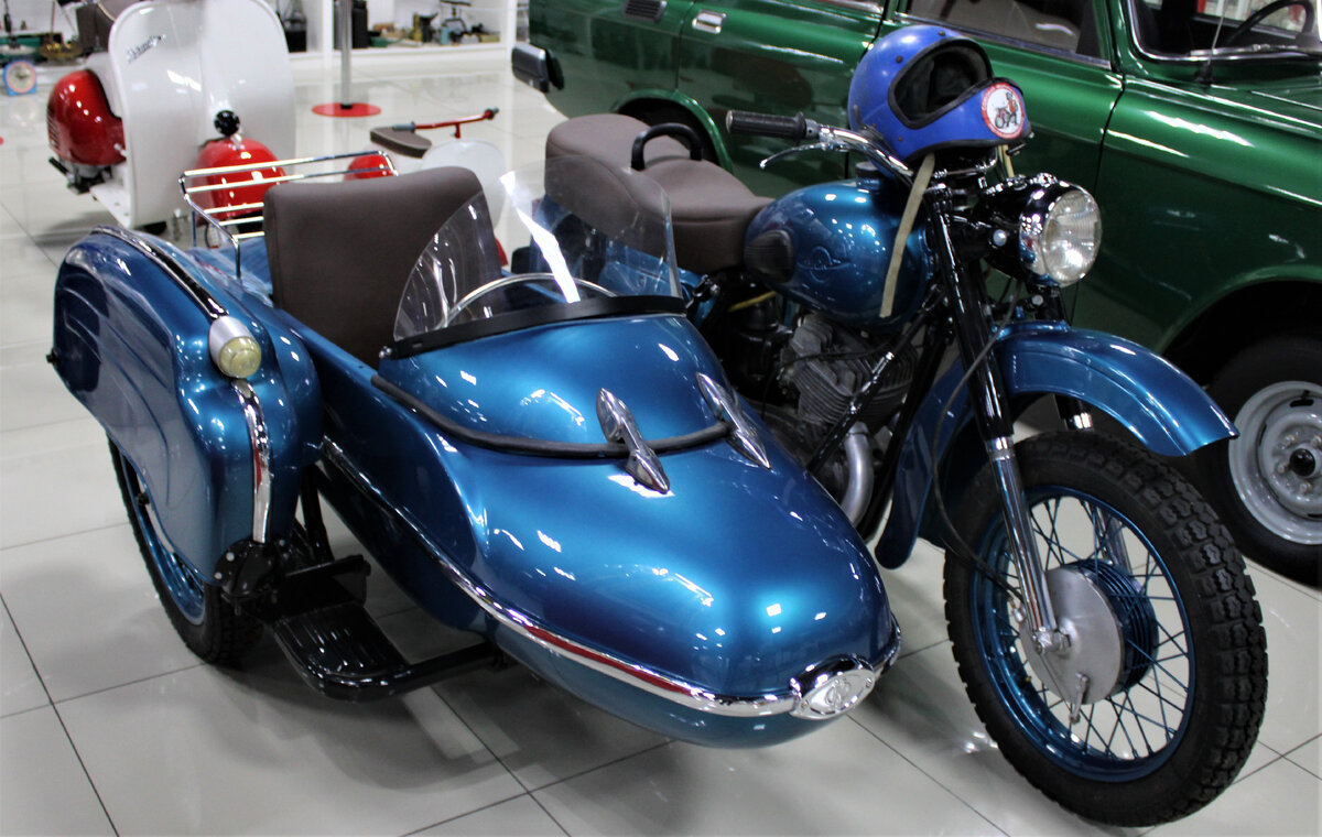 ИЖ-Планета с коляской