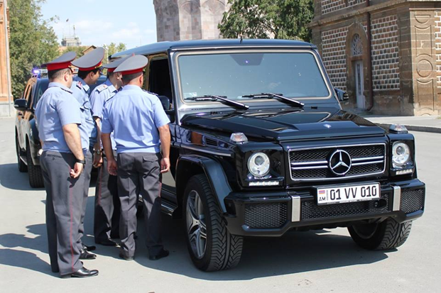 Машина Mercedes Benz Gelandewagen Армения