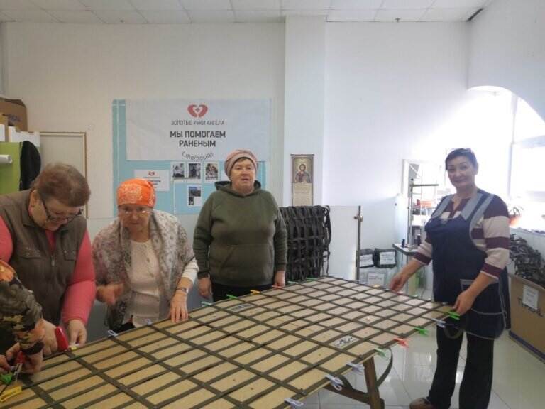    Оренбургские волонтеры сшили 100 тактических носилок для военных Елена Шкатова