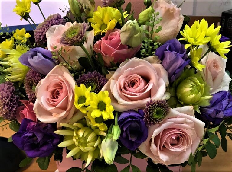 Этот букет для вас, мои дорогие, уважаемые читатели.