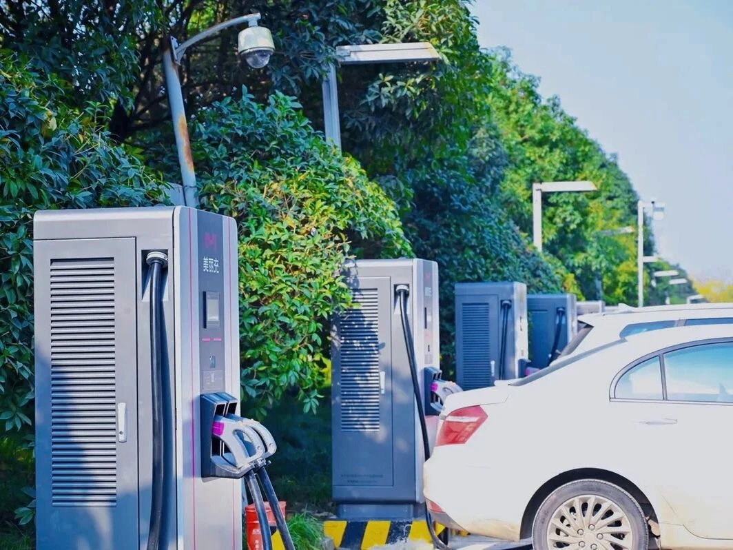 Китай - один из эталонов по соотношению электромобиль - зарядная станция