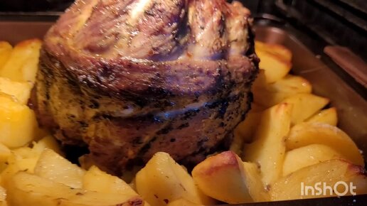Новогодняя корона из свиных ребер и картофеля – кулинарный рецепт