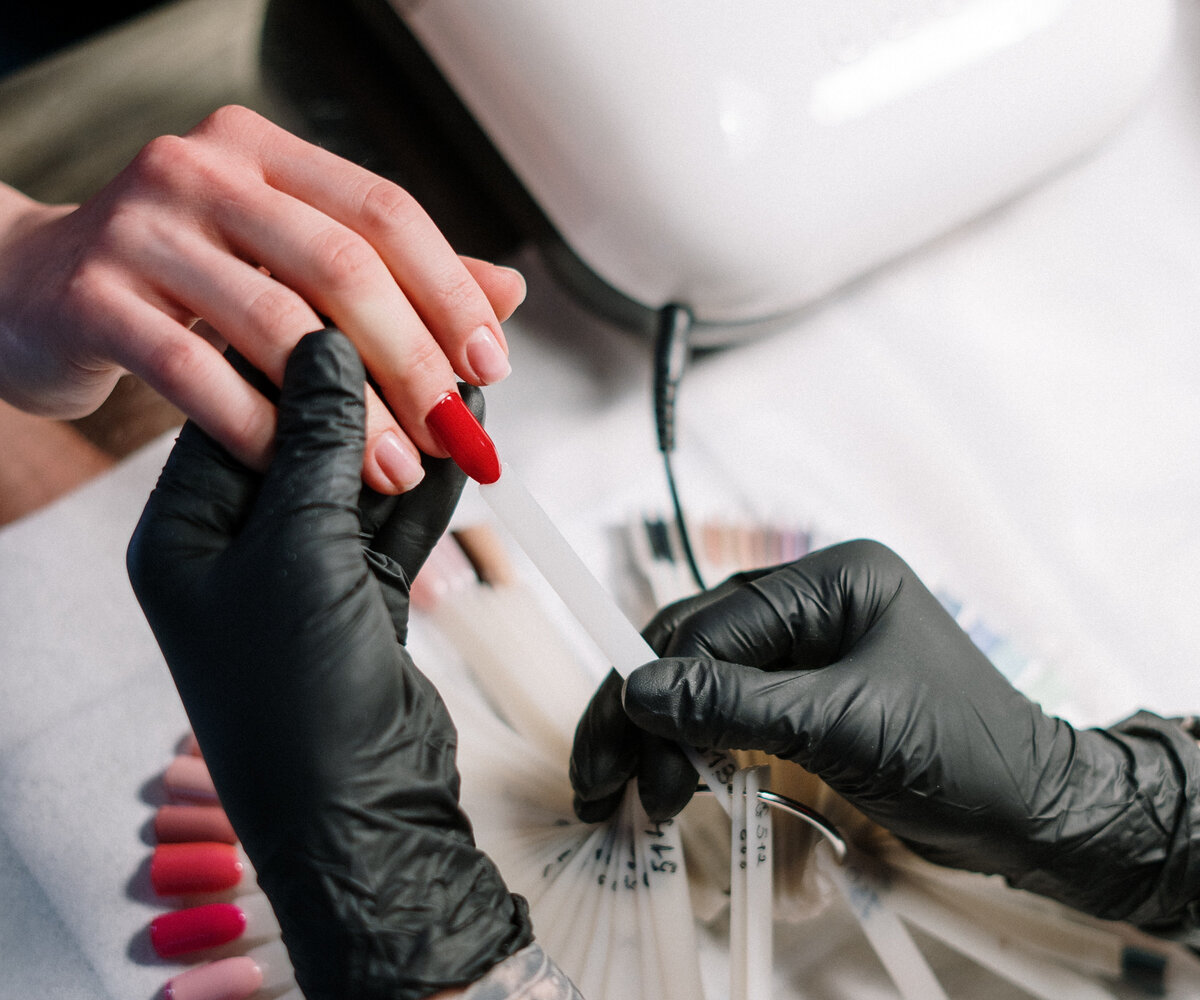     «Это недопустимо»: нейл-мастер рассказала о самой опасной ошибке при наращивании ногтей