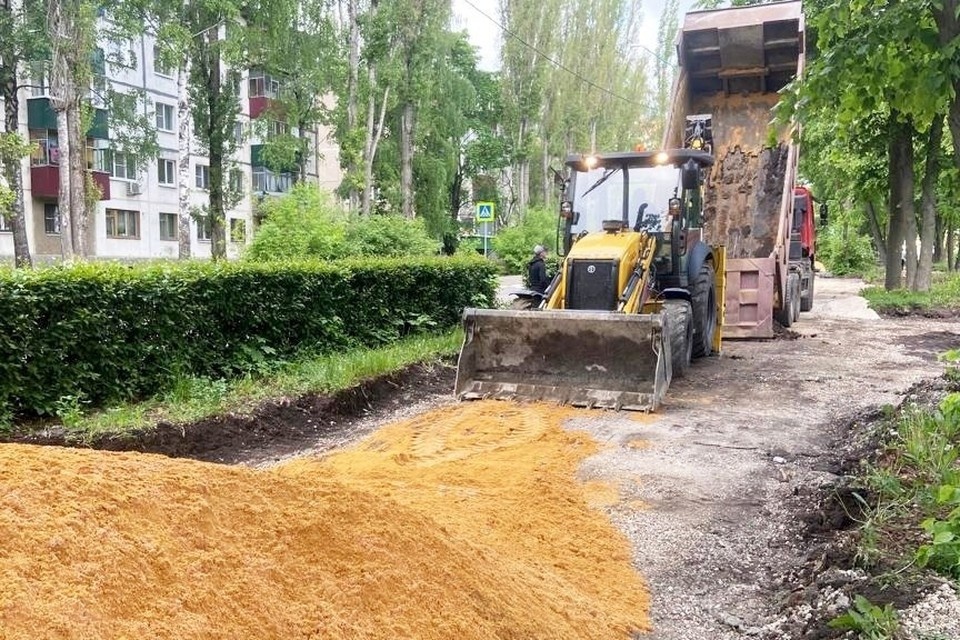     В Липецке продолжают благоустраивать территории  Пресс-служба администрации города Липецка.