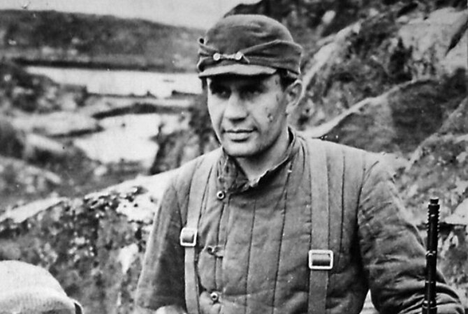 Виктор Леонов