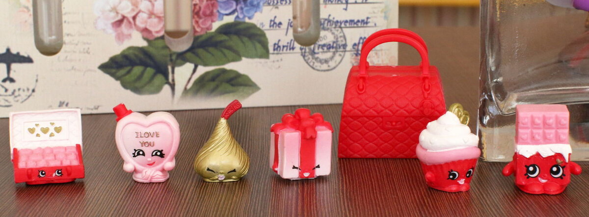Фигурки Shopkins, актуальные на день Святого Валентина.
