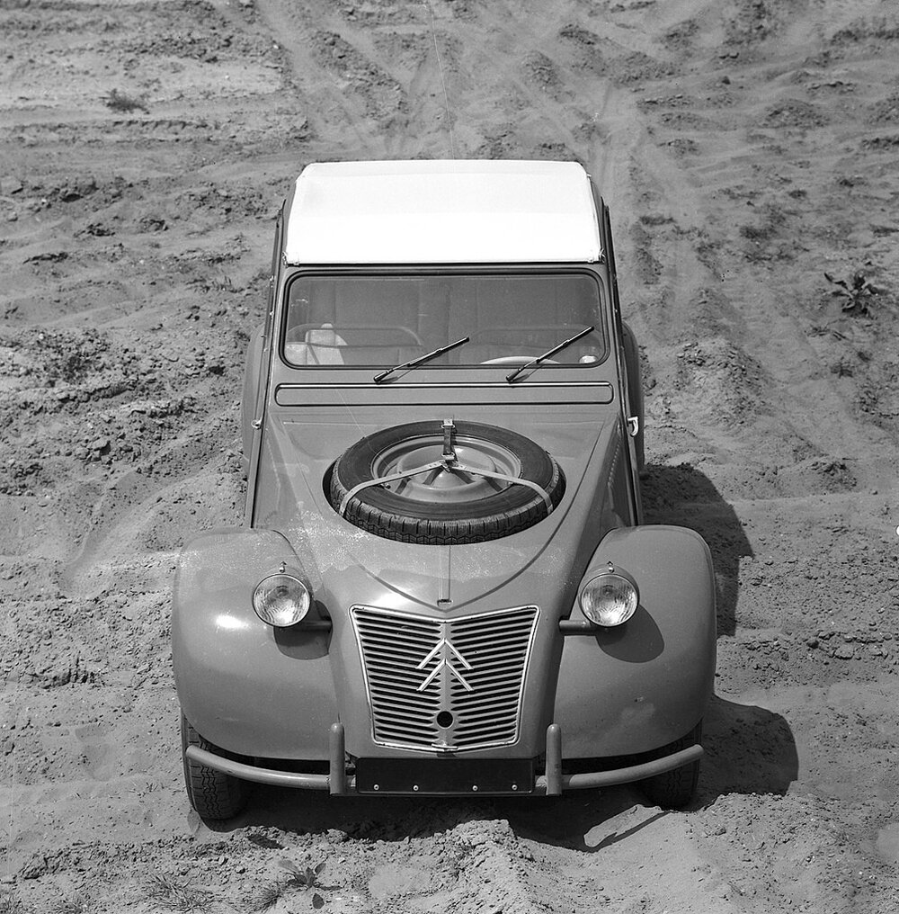 Citroen 2CV Sahara 1960–1971 - Гадкий утенок с двумя моторами... |  Интересные автомобили | Дзен