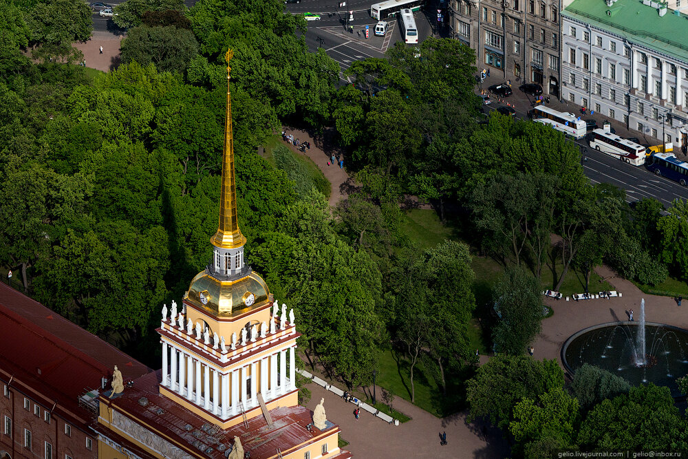 Сооружения санкт петербурга. Комплекс Адмиралтейства в Санкт-Петербурге. Адмиралтейство в Санкт-Петербурге с высоты птичьего полета. Центральная башня Адмиралтейства. Здание главного Адмиралтейства в Санкт-Петербурге вид сверху.