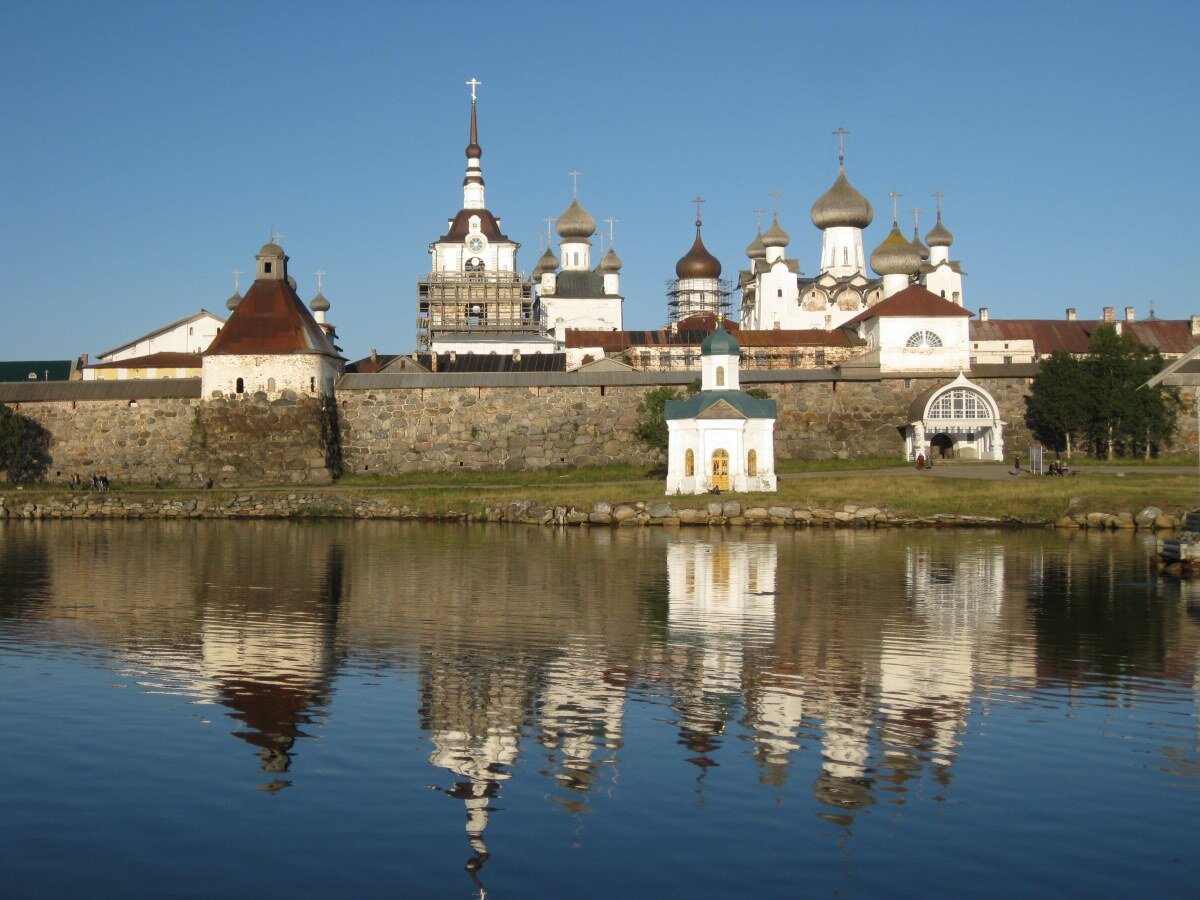 Соловецкий кремль. Почти как на купюре пятьсот рублей.