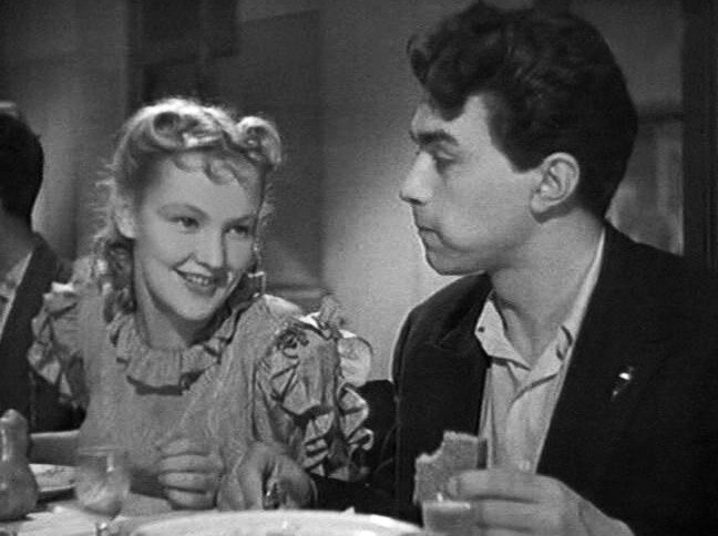 Кадр из фильма "Машенька" 1942 г. Реж. Ю. Райзман. Вера