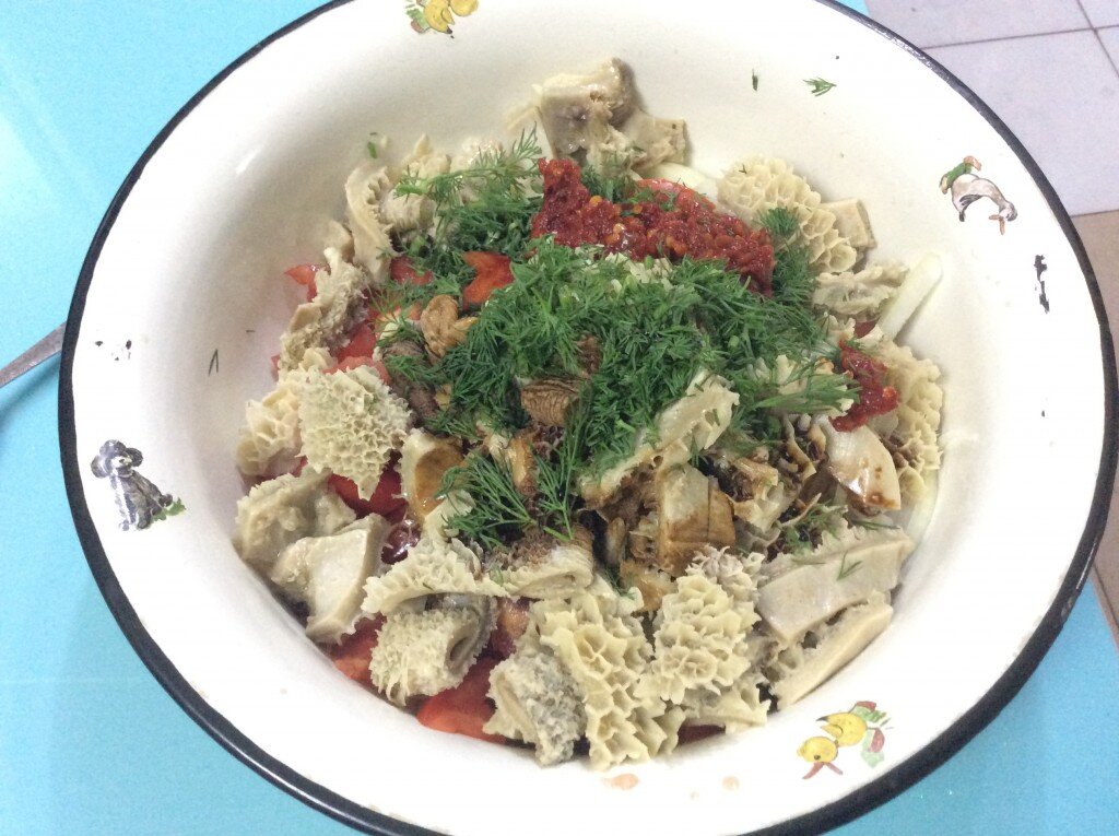 Обжаренная требуха. Хе из требухи. Хе с требухой по корейски. Салат по сычуаньски. Хе из требухи по-корейски.