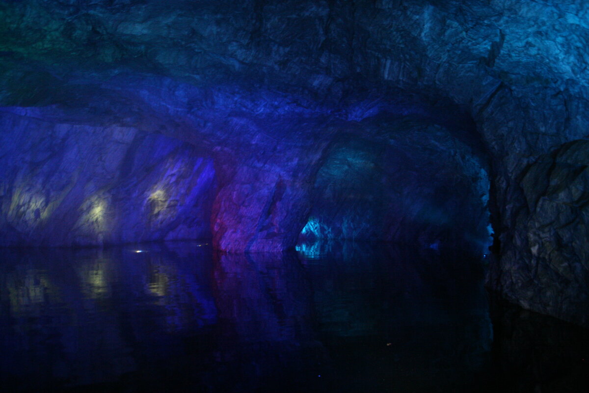 Рускеала подземная экскурсия. Жемчужина карелии рускеала. Горный парк рускеала карелия подземная экскурсия. Пещеры под рускеала. Билеты в подземную рускеалу.