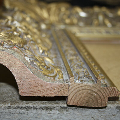 Деревянная лепная рама в разрезе