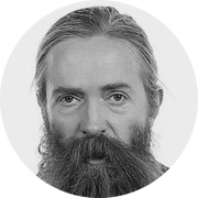 ОБРИ ДИ ГРЕЙ
52 года, геронтолог, член Американской ассоциации исследования старения, преподаватель Института сингулярности. В 2009 году стал одним из основателей и руководителем благотворительной организации SENS Re­search Found­a­tion. Получил степень доктора биологических наук Кембриджа за книгу Mi­to­chon­dri­al Free Rad­ic­al The­ory of Aging.