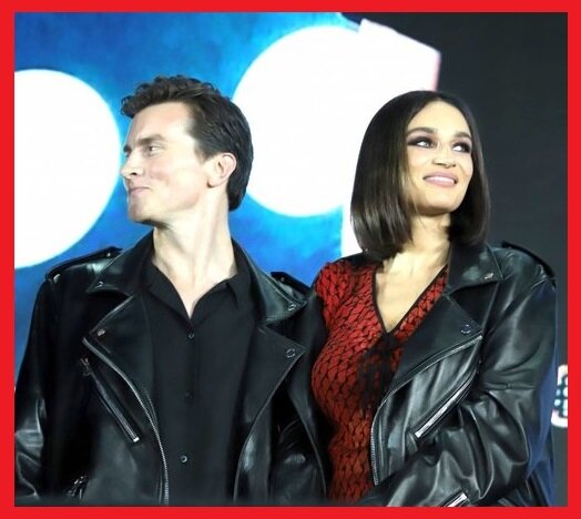 Ещё недавно Комов и Водонаева выглядели счастливыми и охотно позировали вместе.