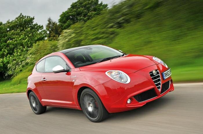 Симпатичный итальянский мини-хэтчбек Alfa Romeo Mito. | Фото: autocar.co.uk.