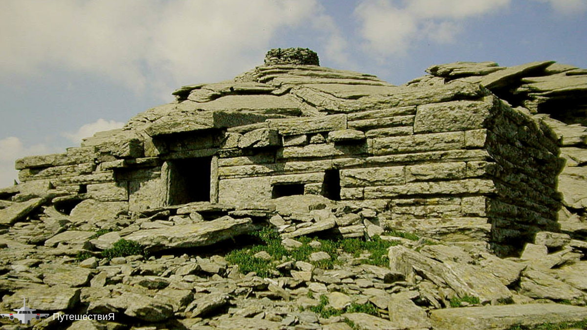 циклопические постройки. драконовы дома. драконовы дома древняя греция. гора охи эвия греция. драконовы дома.