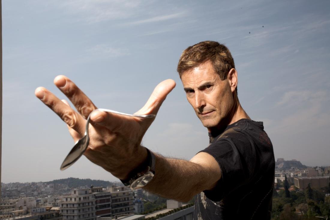 Все эти «мотивационные ораторы» правы: вы способны на изумительные вещи. Но вы об этом не узнаете, потому что 99% времени ваше тело и ваш мозг скрывают от вас ваши суперсилы. Конечно, они говорят, что для этого есть причины, и хотя мы в этом не уверены, мы на это покупаемся. Эй, наука: разблокируй-ка и эти силы тоже, чтобы мы наконец-то смогли выяснить, побьёт ли Капитан Америка Железного человека в драке в реальной жизни.