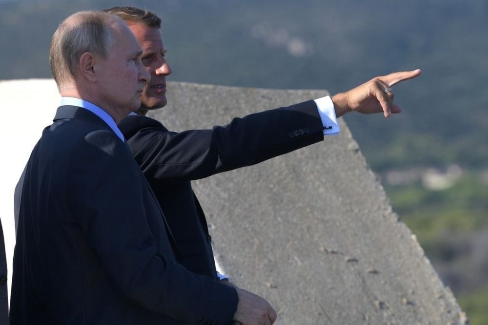 Президенты России и Франции Владимир Путин и Эммануэль Макрон. Фото: top.st.