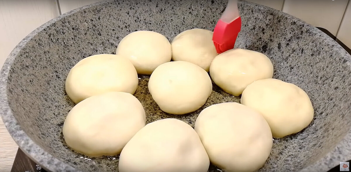 Тесто на кипятке. Необычный обед с мясом для всей семьи.