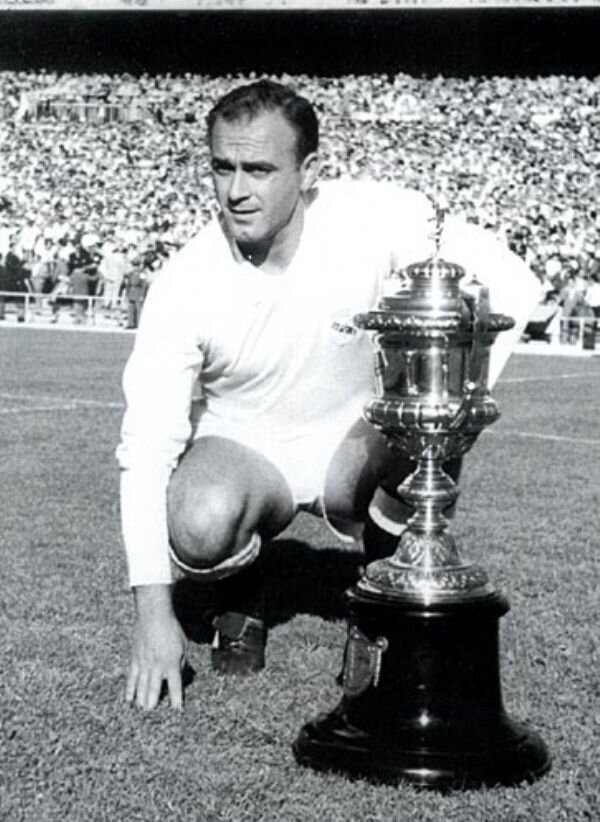 Альфредо Ди Стефано. Картинка взята с ресурса Яндекс картинки.