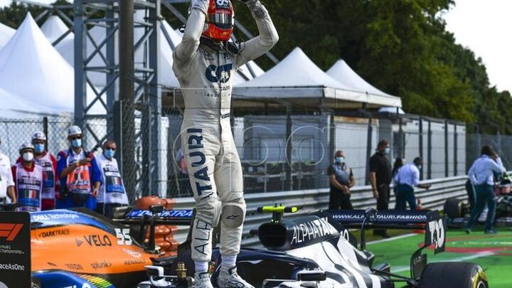 Гасли празднует победу. В Италии. По делу.