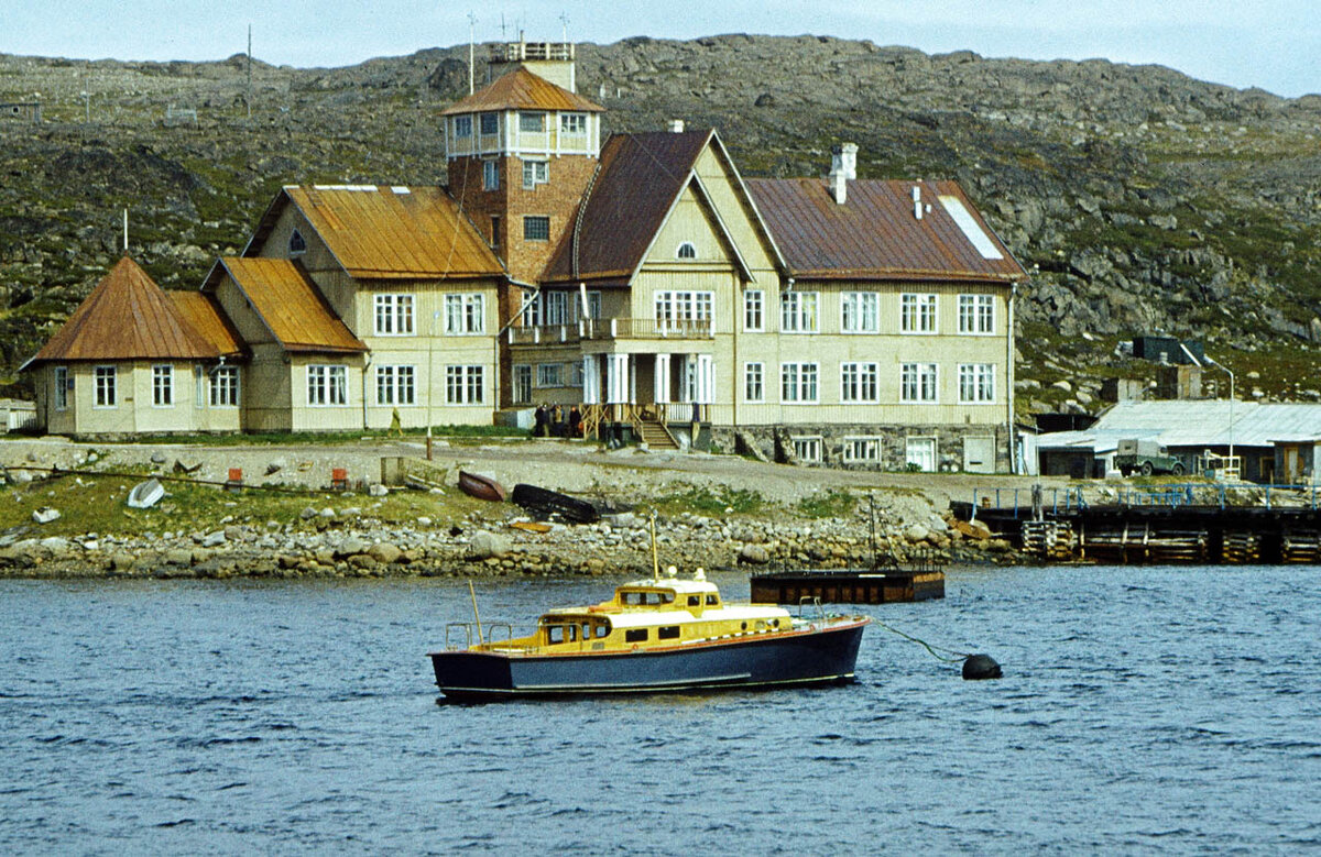 Дальние зеленцы природа. Поселок дальние зеленцы. Дальние зеленцы. Дальние зеленцы мурманская область кольский полуостров. Поселок дальние зеленцы мурманской области.