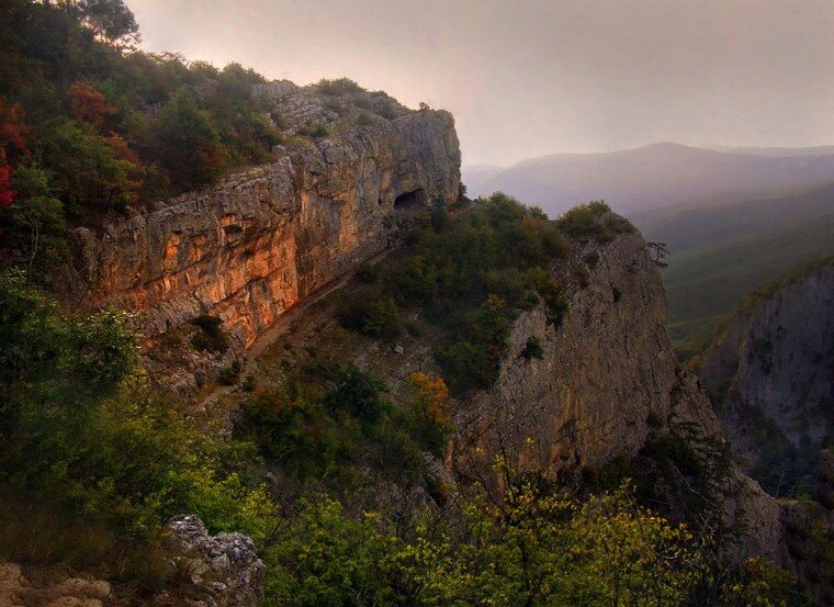 Грот Туар-Коба в Большом каньоне Крыма