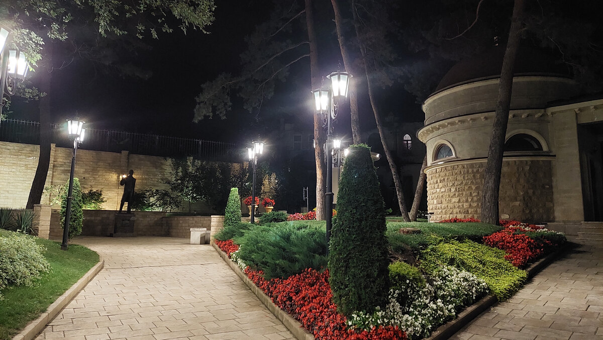 Наше первое знакомство с Кисловодском в 10 вечера