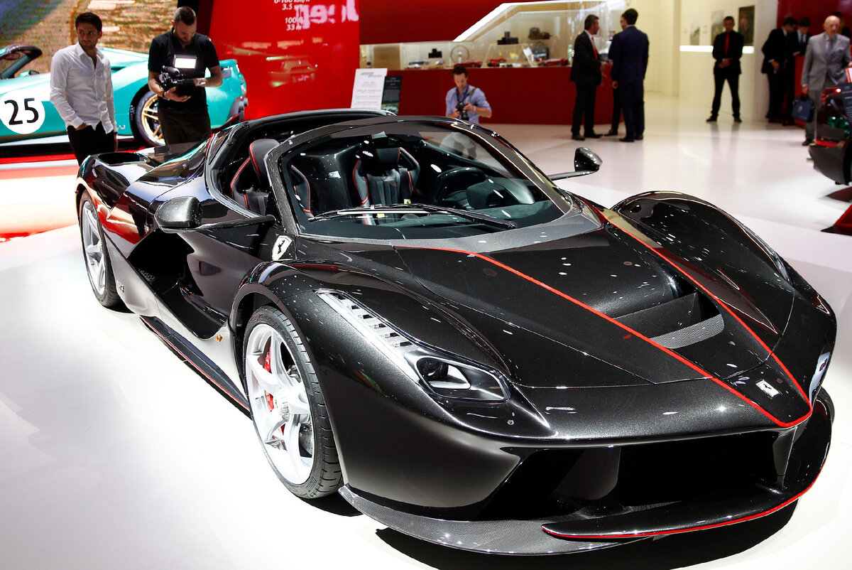Ferrari самая дорогая. Самый дорогой 8. Ауди r8 2021 e tron. Самая дорогая коллекционная феррари. Мерседес майбах exelero.