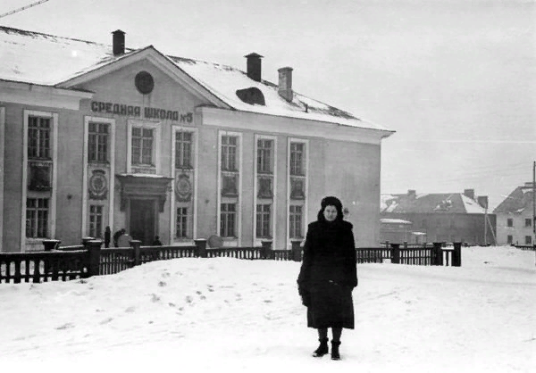 Наша школа.  На триста учеников, а вмещалось до 600