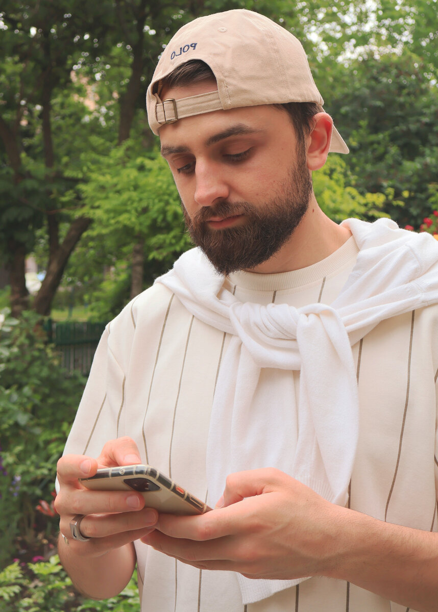 Зачем женатые мужчины сидят на сайтах знакомств