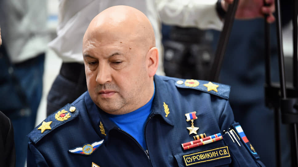 Фото: Александр Миридонов / Коммерсантъ📷Сергей Суровикин в декабре 2021 года