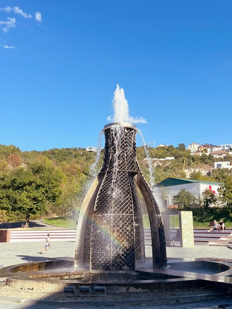 Радугу на бутылке заметили? 