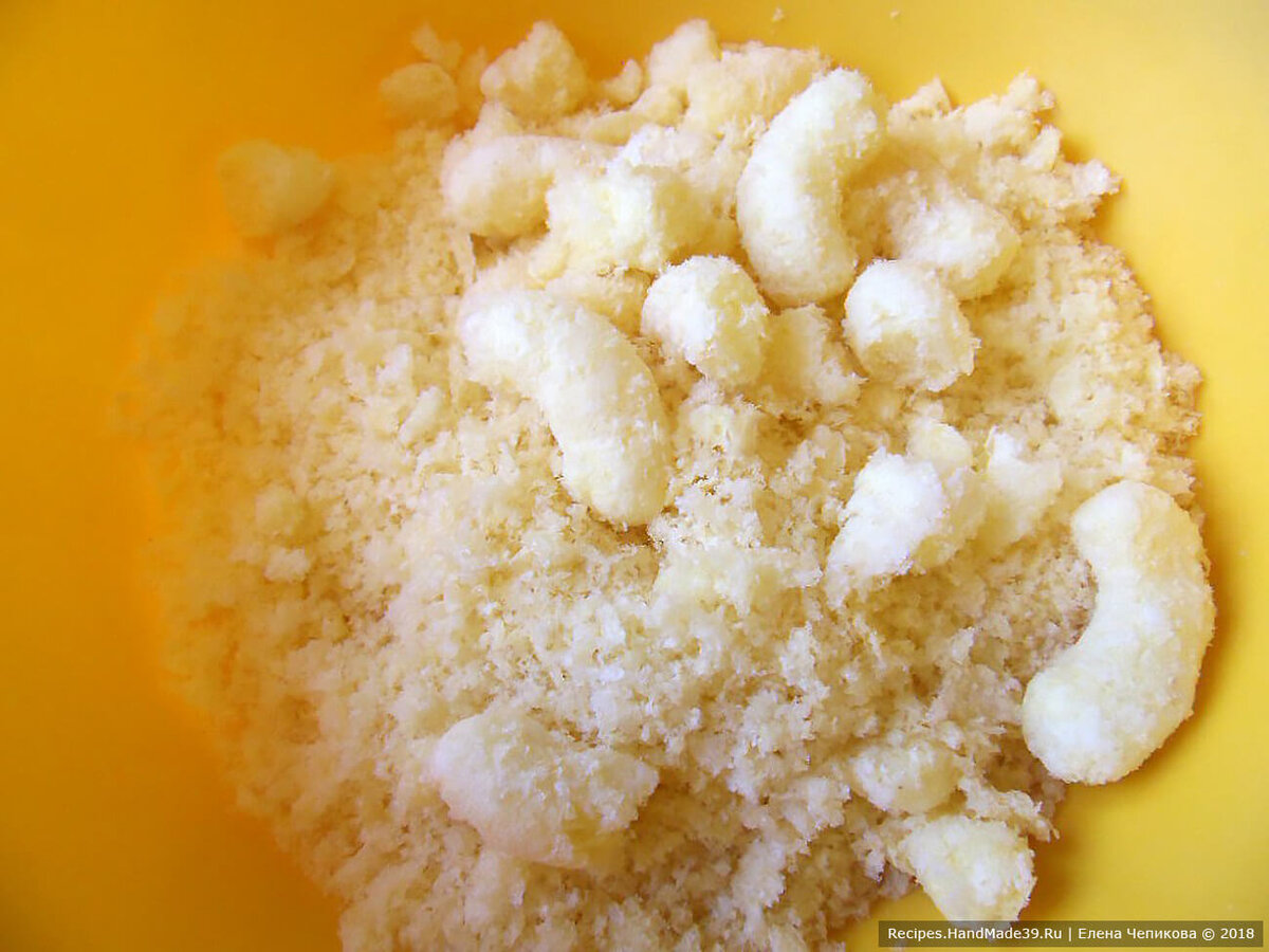 Рафаэлло из кукурузных палочек и сгущенки