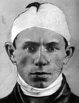 Бывший сотрудник ГПУ, питерский бандит и налетчик Ленька Пантелеев (Леонид Пантелкин). Убит при задержании в 1923 году. Фото Википедия.