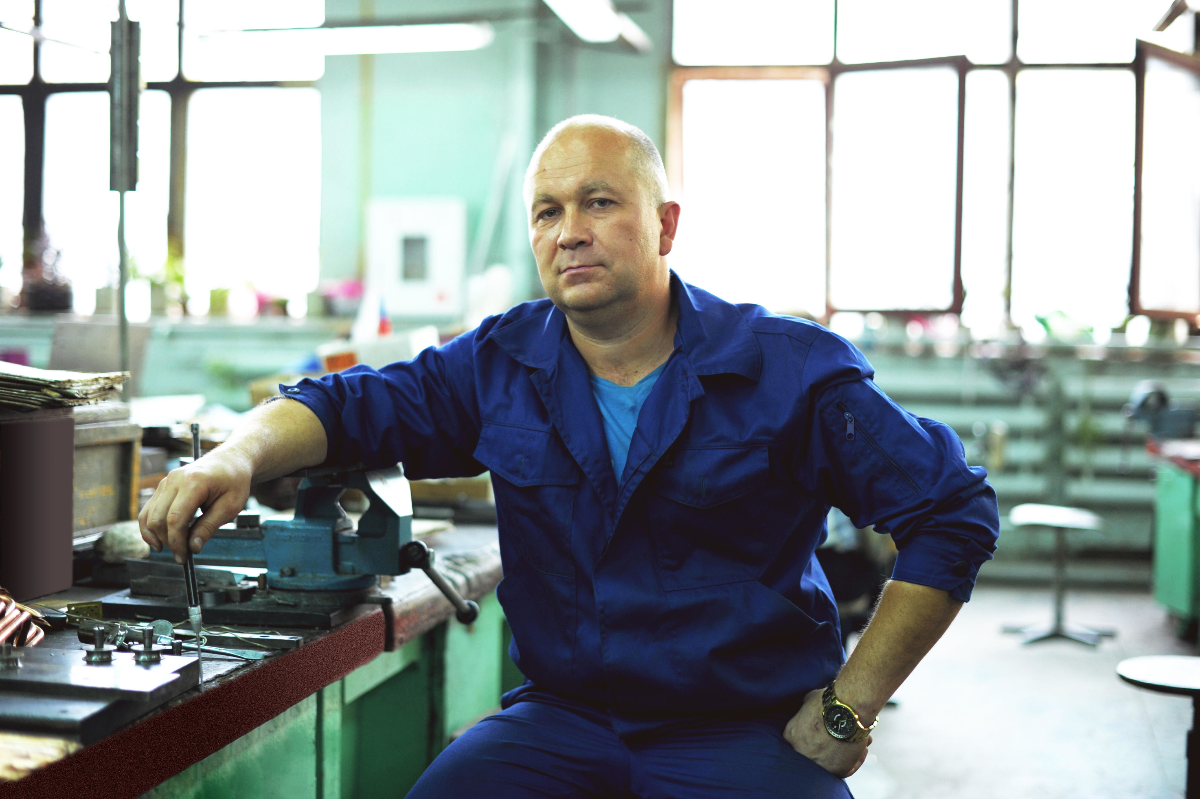 Слесарь 8. Токарь фрезеровщик. Токарь. Токарь. Заводские рабочие.